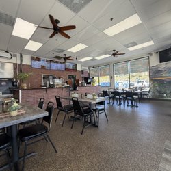Georgie's Mediterranean Cuisine - Dining area