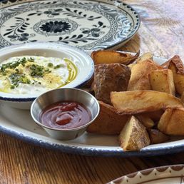 Potato Wedges & Happy Dip Potato Wedges & Happy Dip