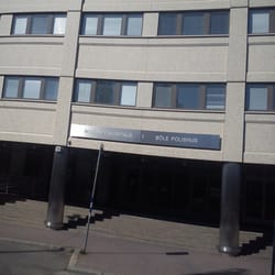 Pasilan poliisiasema - Pasila, Poliisitalo1 eli lupapalvelut, Pasilanraitio 13, ilmoitusten vastaanotto sekä poliisivankila.
