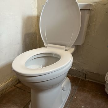 Cavender Handyman Services - Toilet - Handyman Near Me