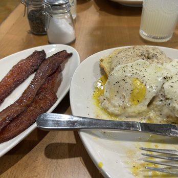 G3B Cafe & Market - biscuit and gravy, with eggs and bacon - Breakfast & Brunch Near Me - Seneca, South Carolina G3B Cafe & Market - biscuit and gravy, with eggs and bacon - Breakfast & Brunch Near Me - Seneca, South Carolina