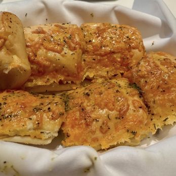 Charley's Steak House - Garlic cheese bread - Steakhouses Near Me - Kissimmee, Florida