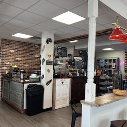 Pause Coffee Shop - Quaint