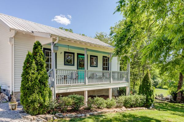 Pot N' Kettle Cottages by null