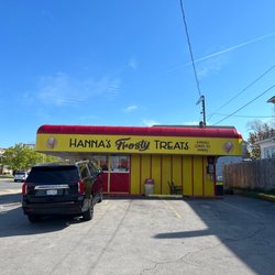 Hanna's Frosty Treats - Outdoors