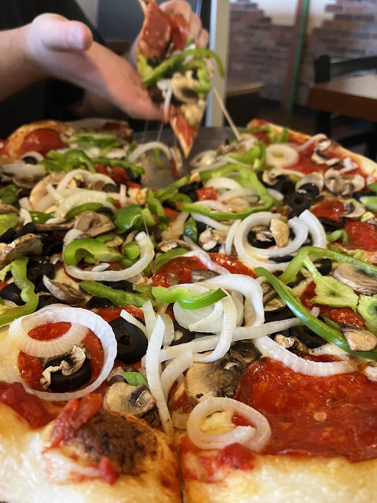 LUCY’S NEW YORK STYLE PIZZERIA - 178 Photos & 295 Reviews - 59 S State