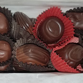 Richardson's Candy Kitchen - Assorted sugar free chocolates - Candy Stores Near Me - Deerfield, Massachusetts