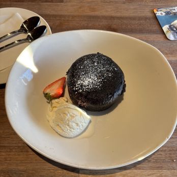Yard House - Chocolate lava Cake - Bars Near Me - Long Beach, California Yard House - Chocolate lava Cake - Bars Near Me - Long Beach, California