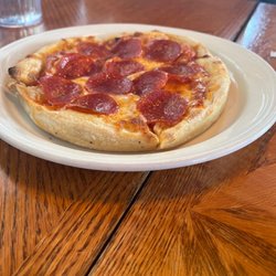 Sweet Basil - Pepperoni pizza