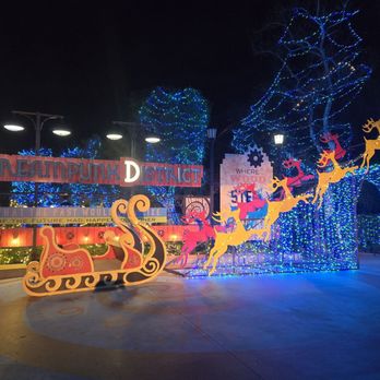 Six Flags Magic Mountain - Gorgeous - Amusement Parks Near Me - Valencia, California