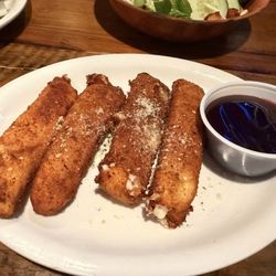 Bourbon Street Bar & Grill - Mozzarella sticks