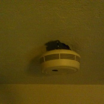 Super 8 by Wyndham Corvallis - Smoke detector hanging from ceiling - Hotels Near Me - Corvallis, Oregon