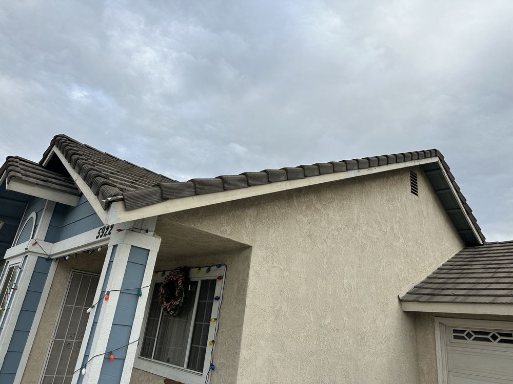 Slide of Fonseca’s Roofing