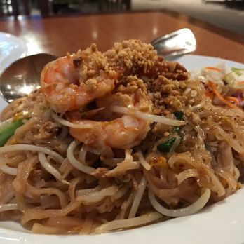 Busara Thai Cuisine - Pad Thai with prawns - Thai Near Me - Bellingham, Washington Busara Thai Cuisine - Pad Thai with prawns - Thai Near Me - Bellingham, Washington