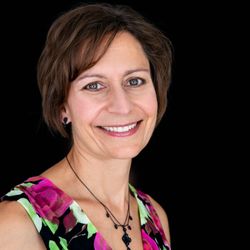 Kathleen M Kasmer OD - Dr. Slowik
Mowie po Polsku