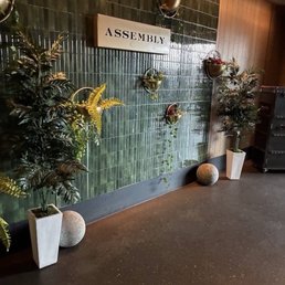 Entry wall