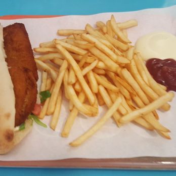 Kebab du Mesnil - Cordin Bleu with fries. - Turkish Near Me - Le Mesnil Amelot, 77 Kebab du Mesnil - Cordin Bleu with fries. - Turkish Near Me - Le Mesnil Amelot, 77