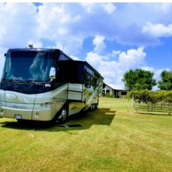 Rising Sun Vineyard - Wineries Near Me - McDade, Texas