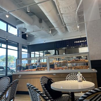 Paris Baguette - Bakeries Near Me - Hayward, California