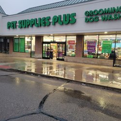 Pet City Pets - Outside