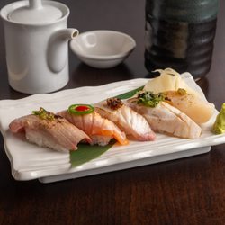 Kinari Aburi Sushi & Noodle - 5pc Aburi Sushi
Bluefin Tuna, Salmon, Tai, Albacore and Yellowtail