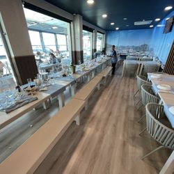 Aki D'el Mar Mariscos - Interior