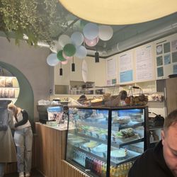 ST. LOUIS Café - Front display