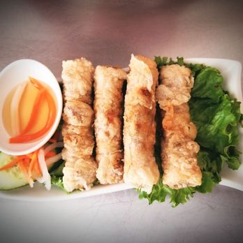 Oxtail Pho & Banh Mi - Crispy spring rolls - Vietnamese Near Me - Toronto, Ontario