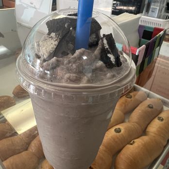 Donut Palace - Cookies n cream smoothie - Donuts Near Me - Pflugerville, Texas