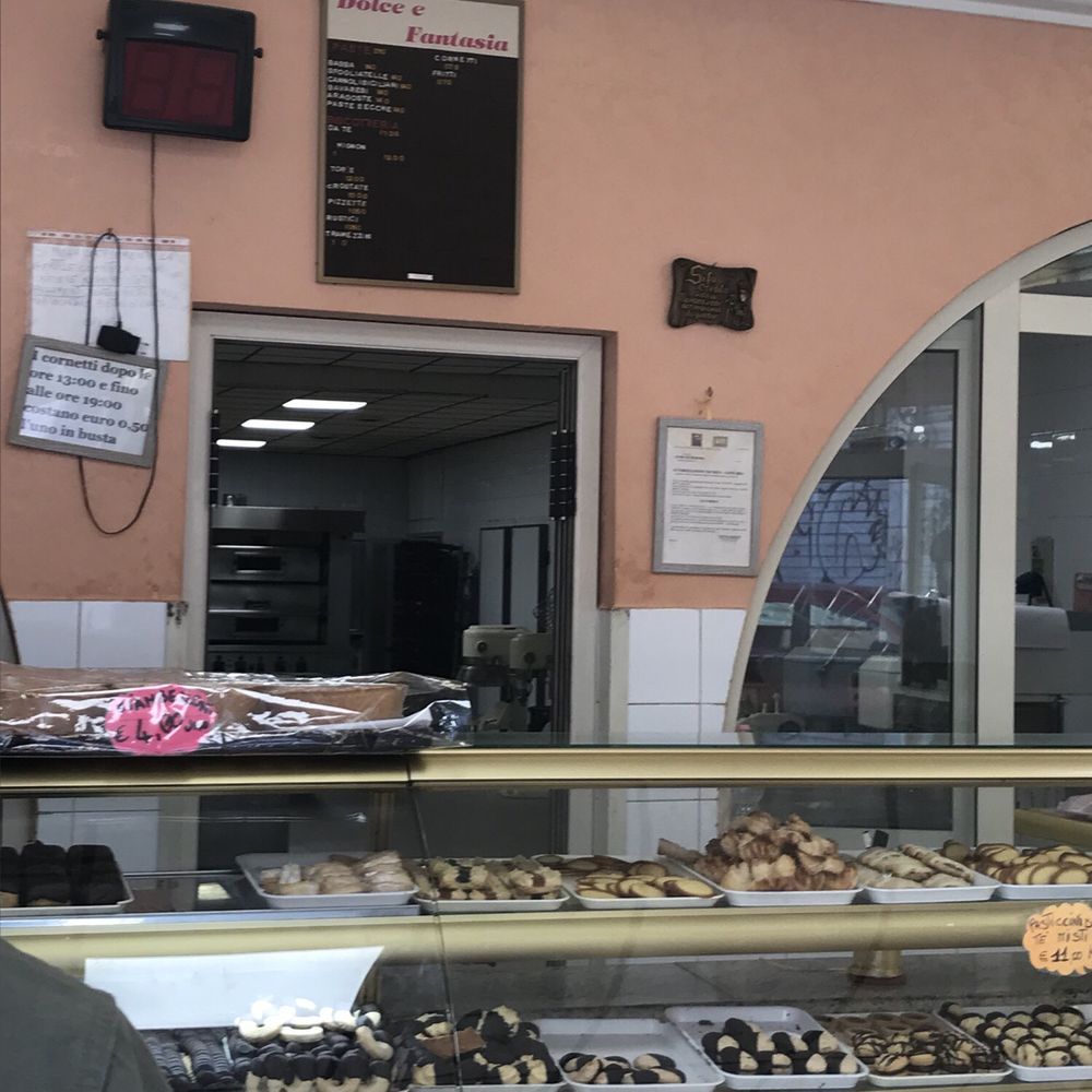 Dolce e Fantasia - Totally forgot to take decent pictures of the store, but it's better than nothing...? - Bakeries Near Me - Rome, RM Dolce e Fantasia - Totally forgot to take decent pictures of the store, but it's better than nothing...? - Bakeries Near Me - Rome, RM