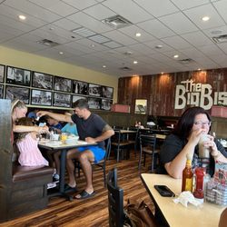 The Big Biscuit - Dining area