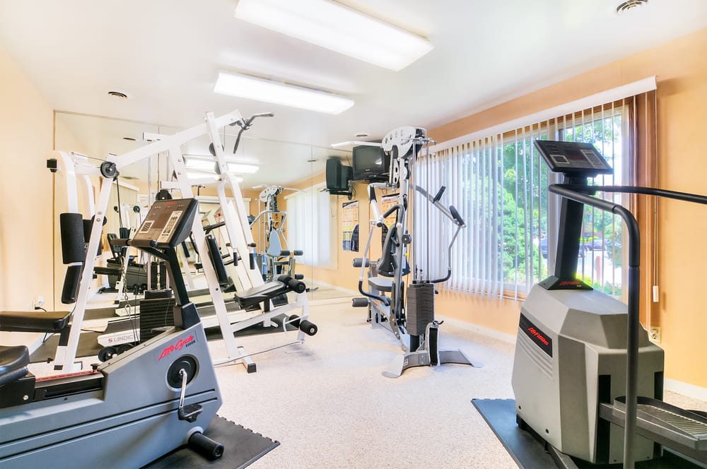 BROADMOOR COUNTRY CLUB APARTMENTS Updated August 2024 15 Photos