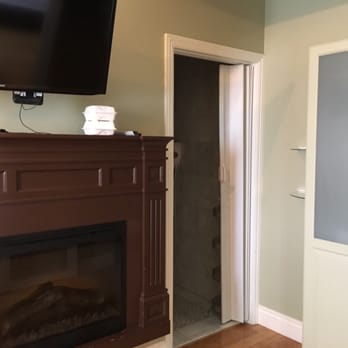 Hotel 1110 - Princess Suite - Hotels Near Me - Monterey, California Hotel 1110 - Princess Suite - Hotels Near Me - Monterey, California