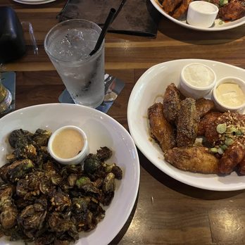 Yard House - Brussels bd half Korean wings and half pepper whiskey all flats - New American Near Me - Willow Grove, Pennsylvania
