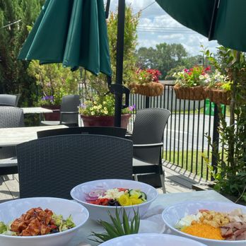 Doc Green's - Vibrant outdoor seating - Salad Near Me - Atlanta, Georgia