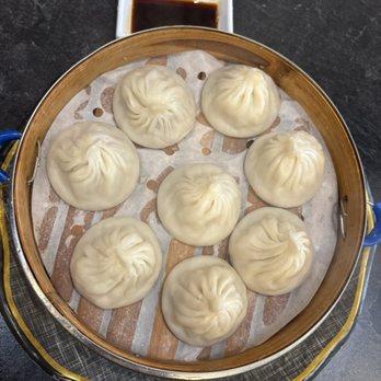 Dumpling Yo! - House Special Pork Soup Filled Dumplings / 鲜肉小笼 (8) - Dim Sum Near Me - Sacramento, California