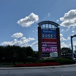 Daiso - Signage for their strip mall.