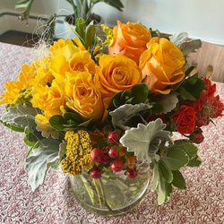 Woodlawn Gardens Florist - Designer's Choice - Thanksgiving Centerpiece