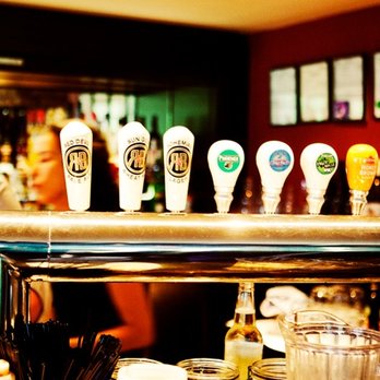 Executive Suites Hotel & Resort Squamish - Beers on Tap in The Living Room Restaurant & Lounge - Hotels Near Me - Squamish, British Columbia Executive Suites Hotel & Resort Squamish - Beers on Tap in The Living Room Restaurant & Lounge - Hotels Near Me - Squamish, British Columbia