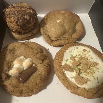 Crave - Crave Pack The Samoa Baked Butterbeer Campfire S'more Key Lime Pie - Desserts Near Me - Fishers, Indiana