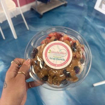 Blueberries Cafe & Wine - Acai Bowl - Cafeteria Near Me - Holmes Beach, Florida