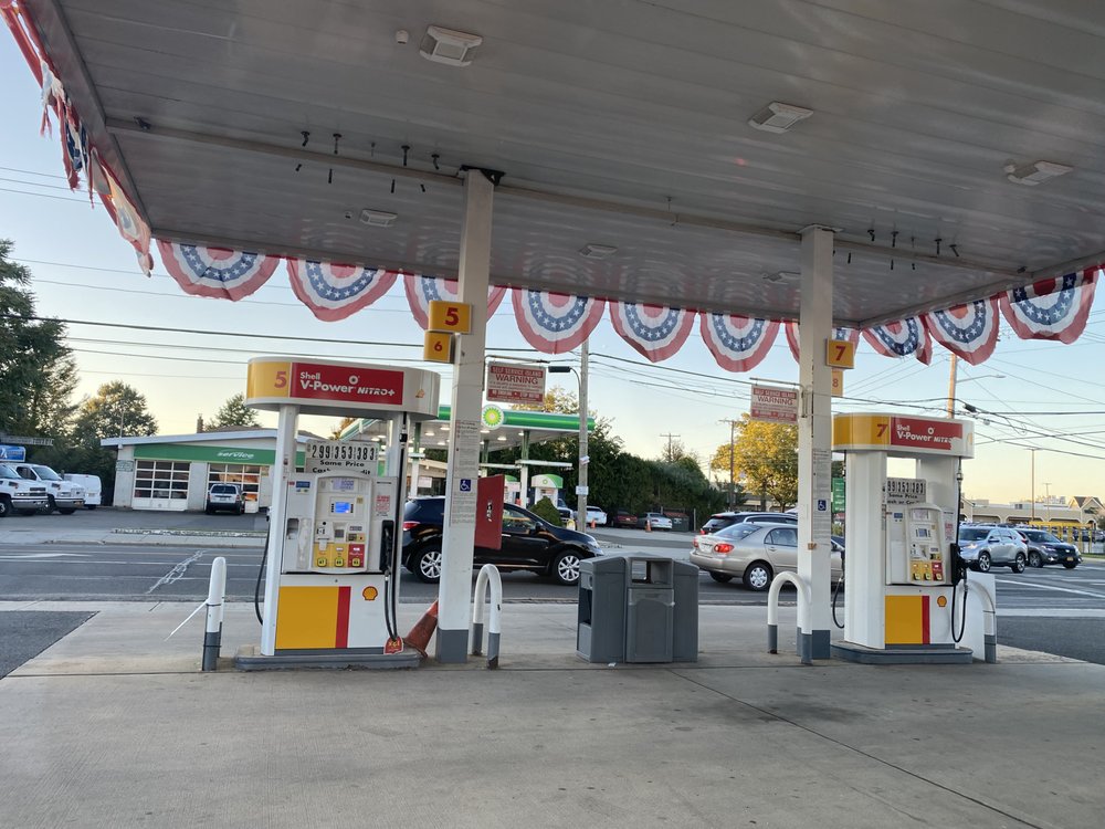 SHELL Updated September 2024 11 Reviews 1880 Front St, East