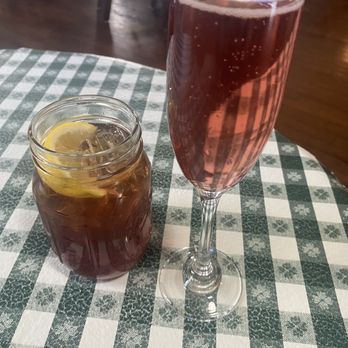 Pat's Place - Poinsettia and iced tea - American Near Me - New Braunfels, Texas