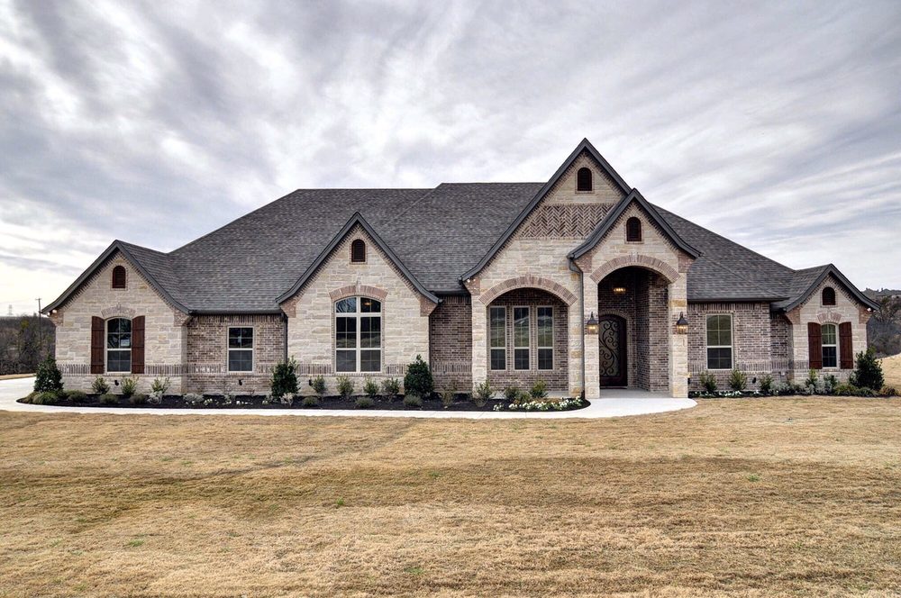 Slide of Reyes Roofing