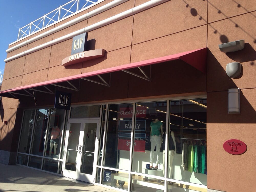 Gap Outlet Logo