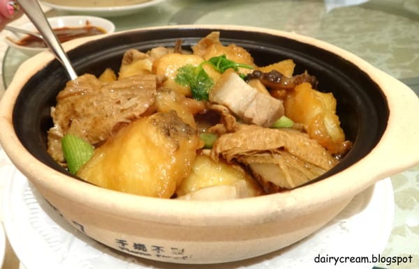 Si Chuan Dou Hua Restaurant by null