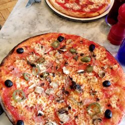 Pizza Express - American and La Reine