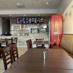 Tandoori Kabob & Grill - Seating area