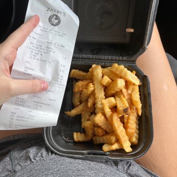 Zaxbys - Fast Food Near Me - Dawsonville, Georgia