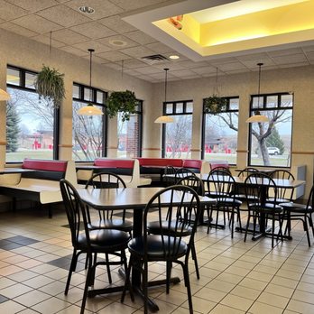 Happy Wok - Atmosphere - Chinese Near Me - Madison, Wisconsin